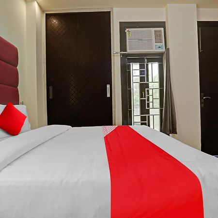 Hotel O Golden Key Inn Punjabi Bagh Нью-Делі Екстер'єр фото