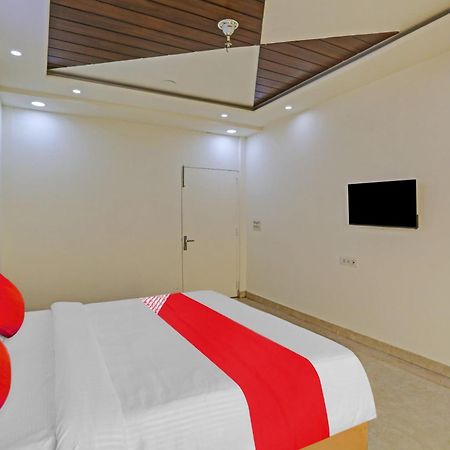 Hotel O Golden Key Inn Punjabi Bagh Нью-Делі Екстер'єр фото