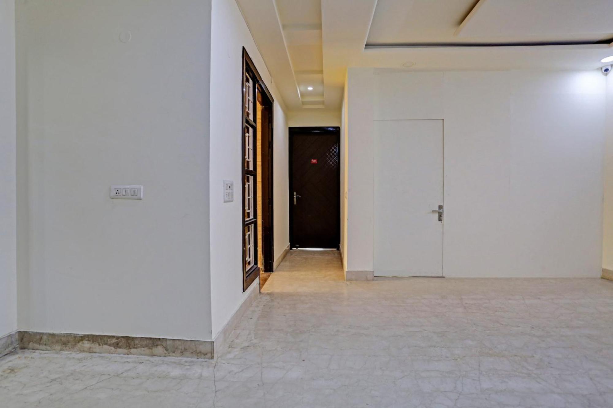 Hotel O Golden Key Inn Punjabi Bagh Нью-Делі Екстер'єр фото