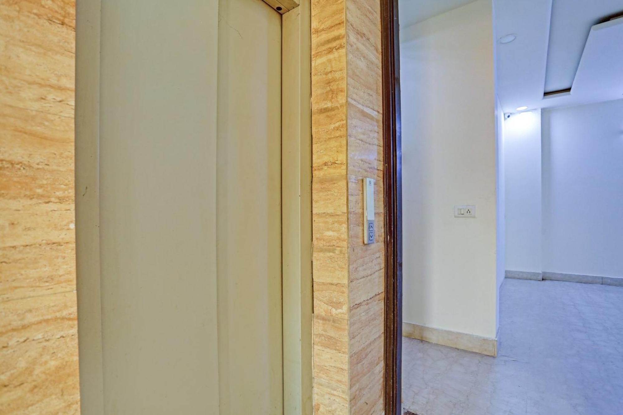 Hotel O Golden Key Inn Punjabi Bagh Нью-Делі Екстер'єр фото