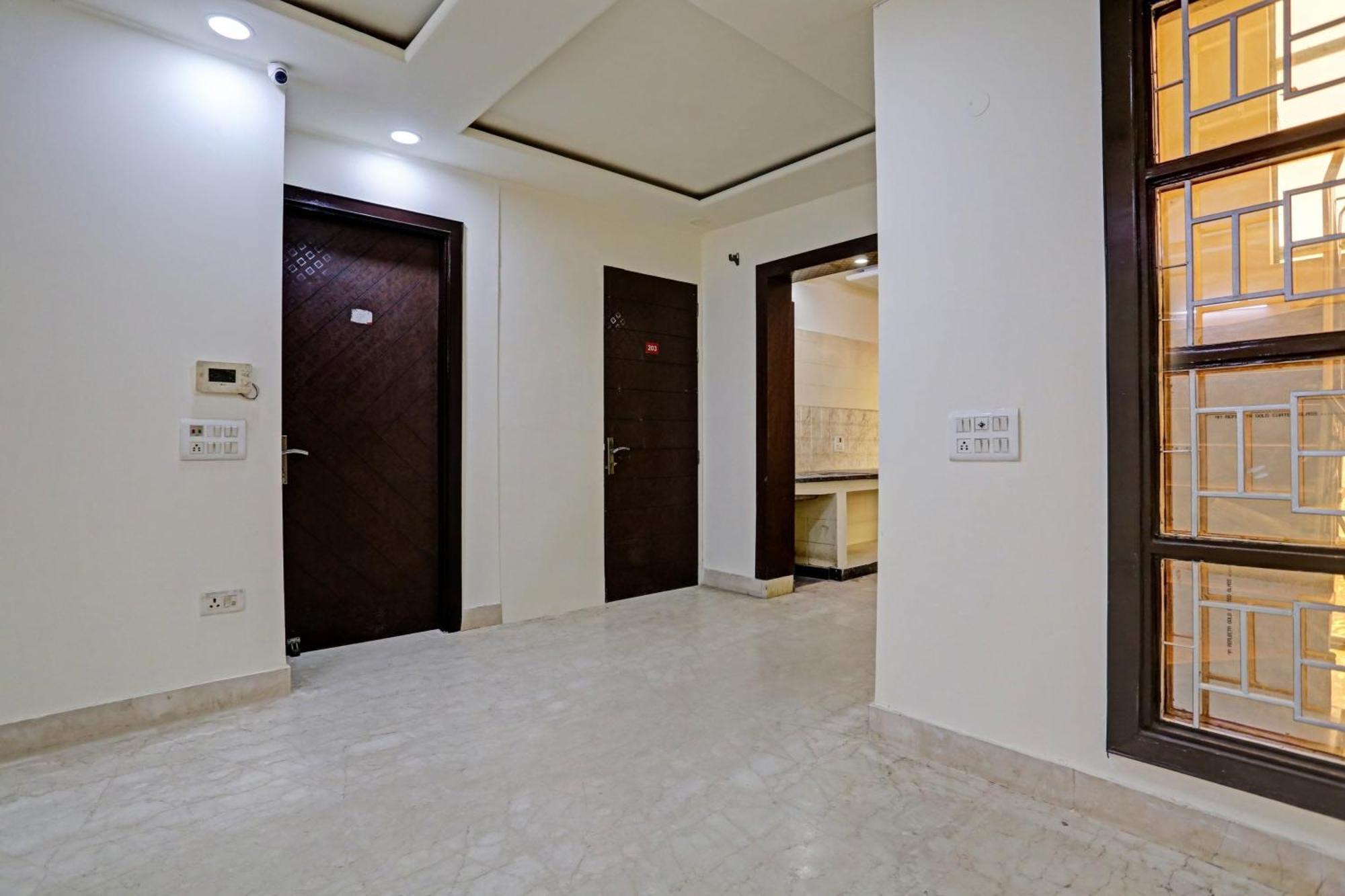 Hotel O Golden Key Inn Punjabi Bagh Нью-Делі Екстер'єр фото