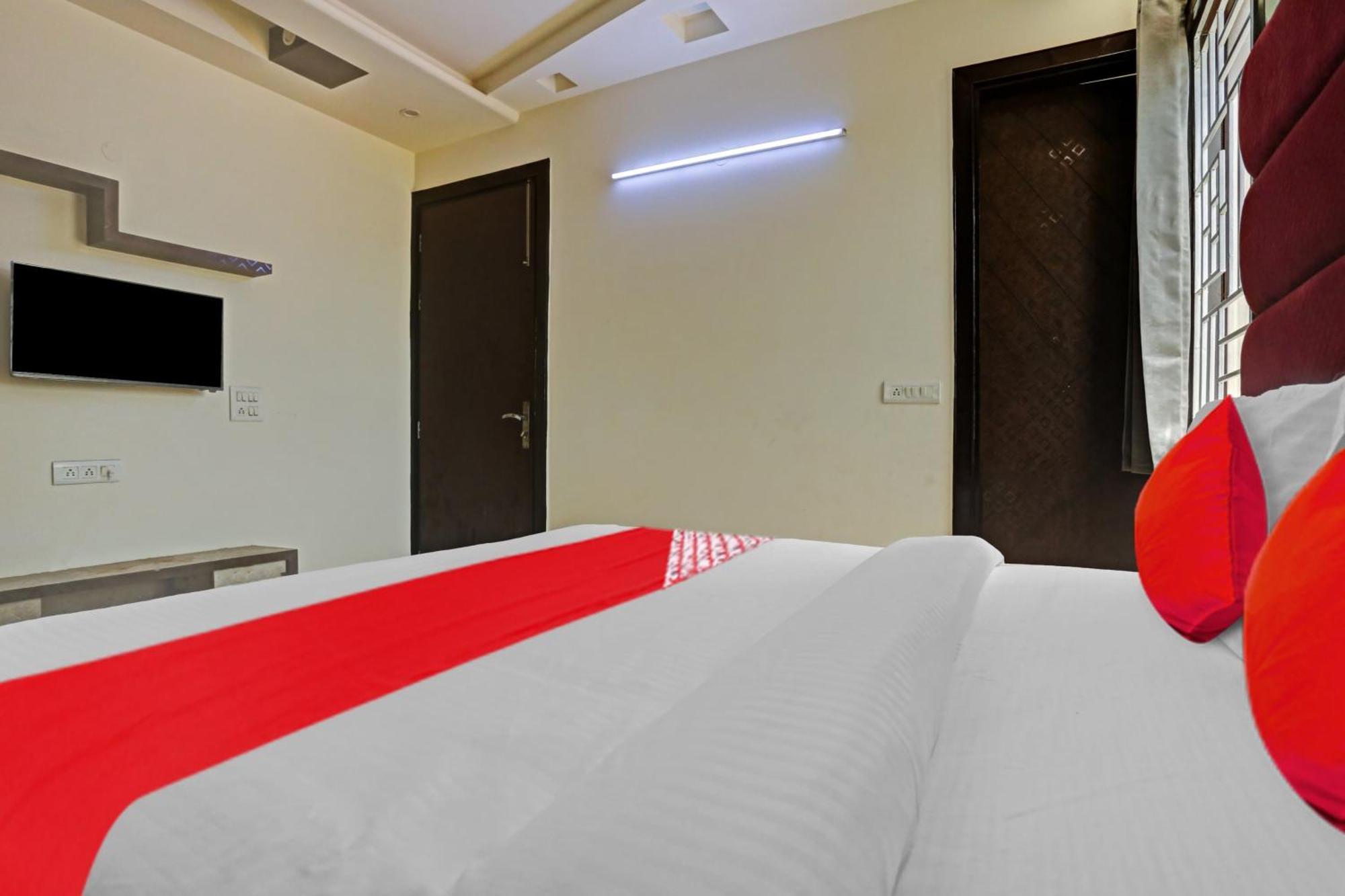 Hotel O Golden Key Inn Punjabi Bagh Нью-Делі Екстер'єр фото