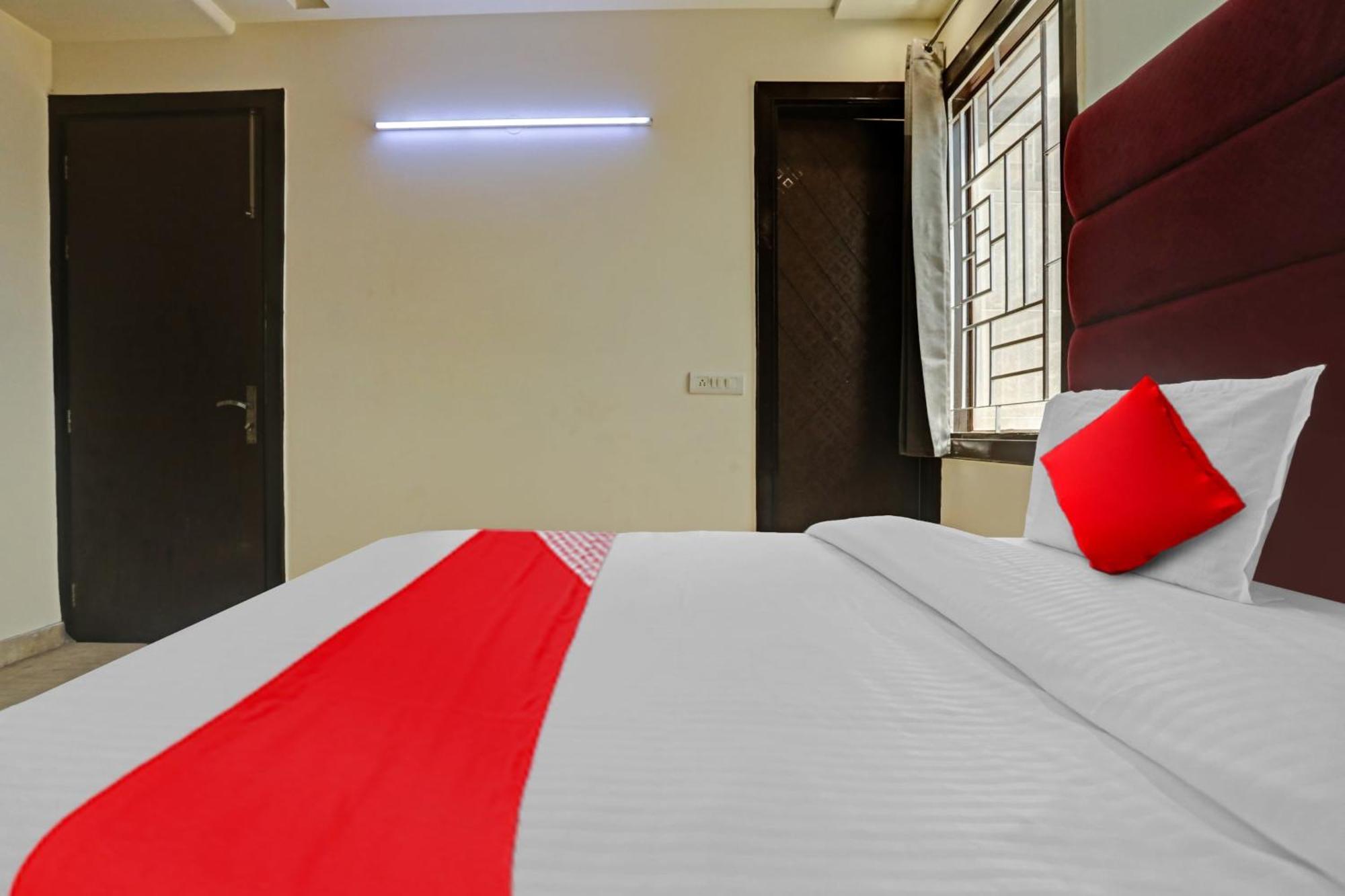Hotel O Golden Key Inn Punjabi Bagh Нью-Делі Екстер'єр фото