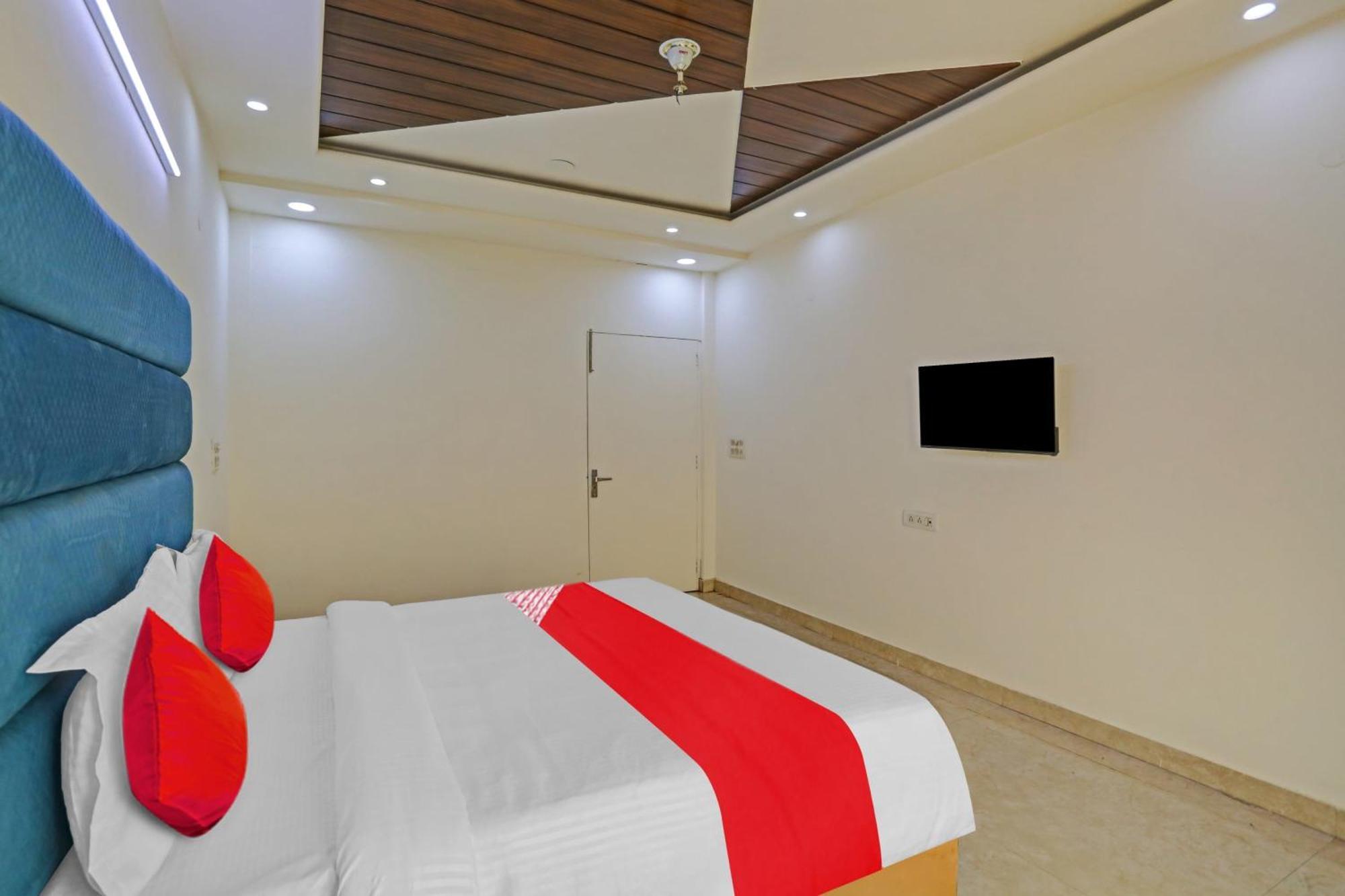 Hotel O Golden Key Inn Punjabi Bagh Нью-Делі Екстер'єр фото